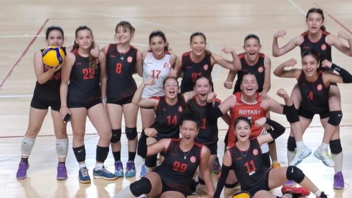 VOLEYBOL KÜÇÜKLER LİGİ'NDE GALİBİYET 