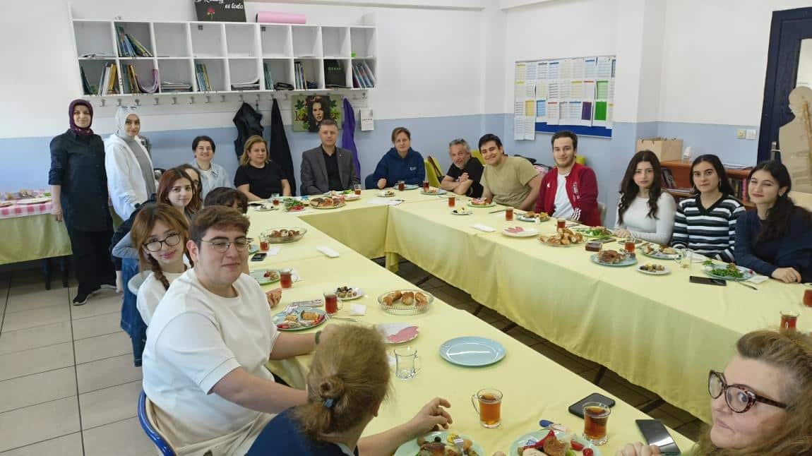 12.SINIFLARIMIZLA KAHVALTI 